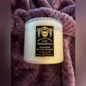 Bath&BodyWorks- Bridgerton collection 3-wick candle diamond of the season 💎